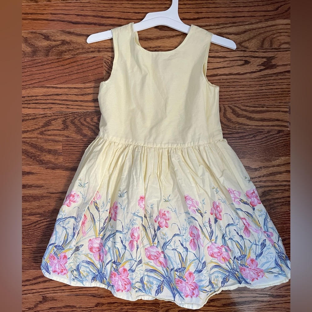 🌸Girls Gap Sleeveless Flower dress in 4T. Excellent condition🌸